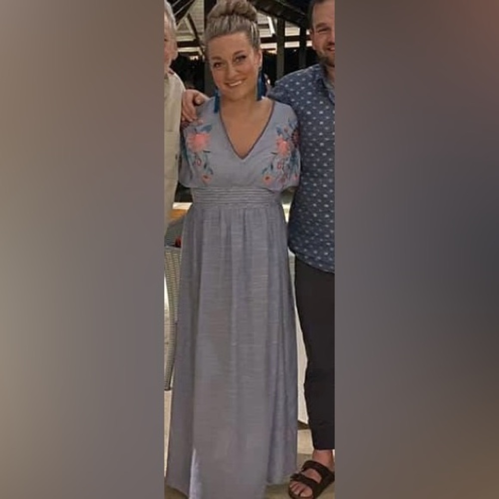 See and be seen Floral Embroidered Maxi Dress - Picture 3 of 5